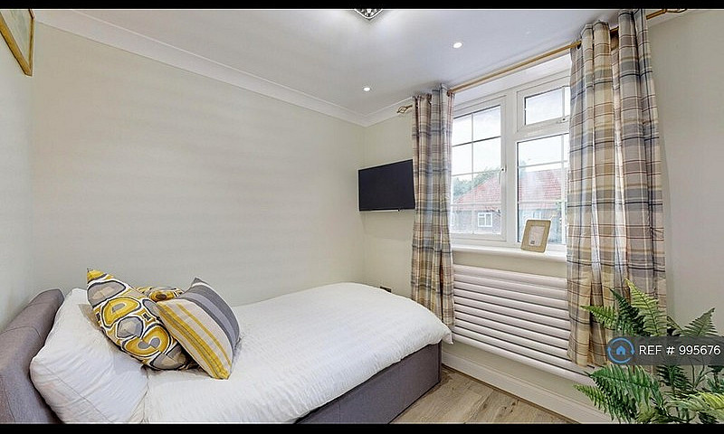 1 Bedroom In Hartlan...