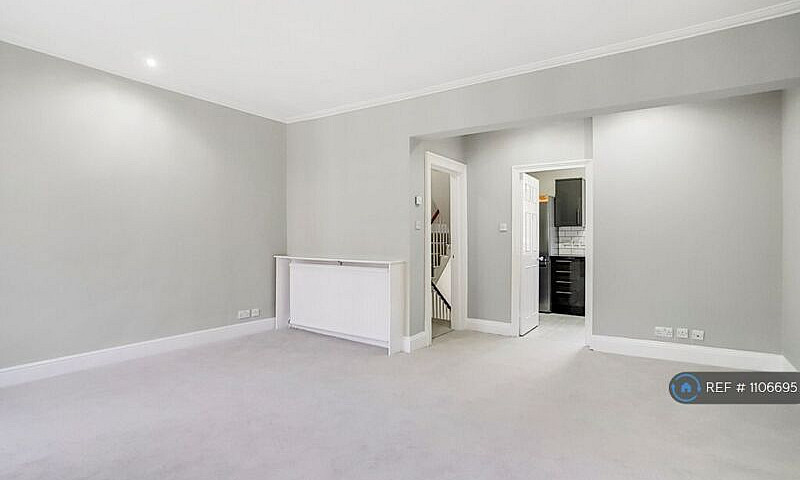 3 Bedroom Flat In Wa...
