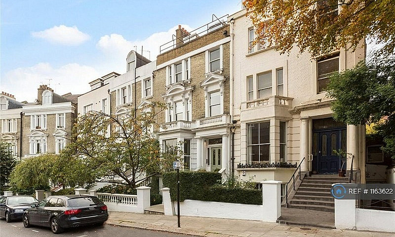 4 Bedroom Flat In Be...