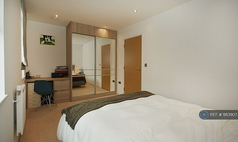 3 Bedroom House In N...