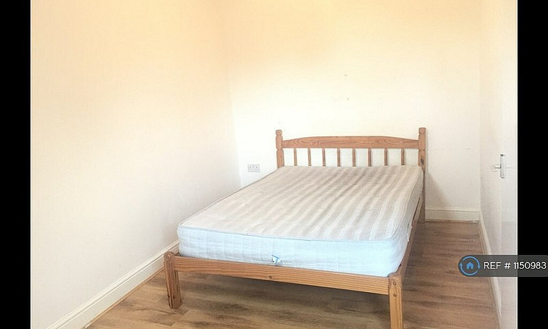 1 Bedroom Flat In Wa...