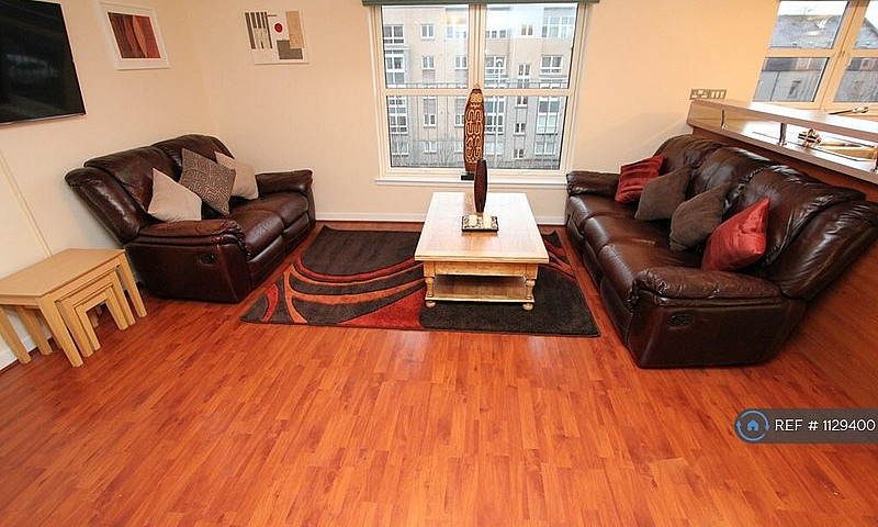 2 Bedroom Flat In Af...