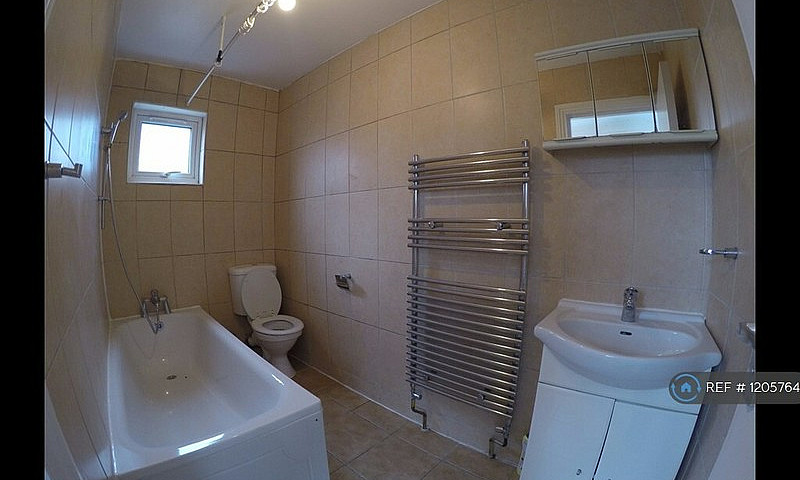 3 Bedroom Flat In Br...
