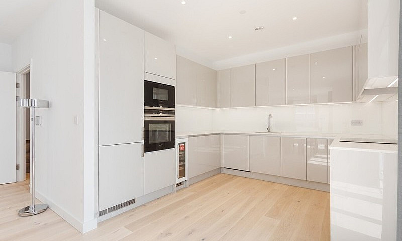 3Bed 3Bath,17Th Floo...