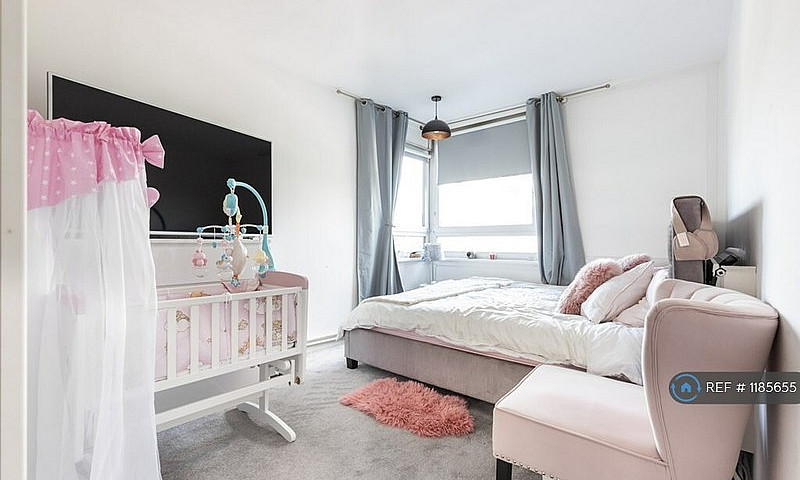 3 Bedroom Flat In Tr...