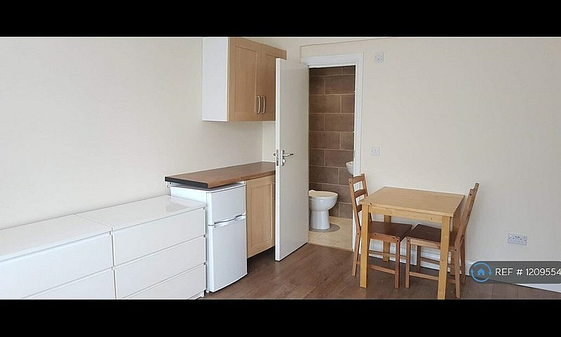 1 Bedroom In Greenfo...