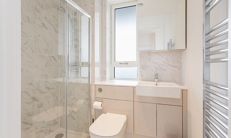 3Bed 3Bath,17Th Floo...