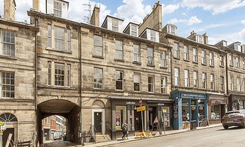 5 Bedroom New Town F...