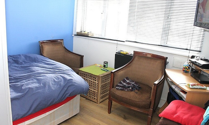 Studio To Rent £850 ...