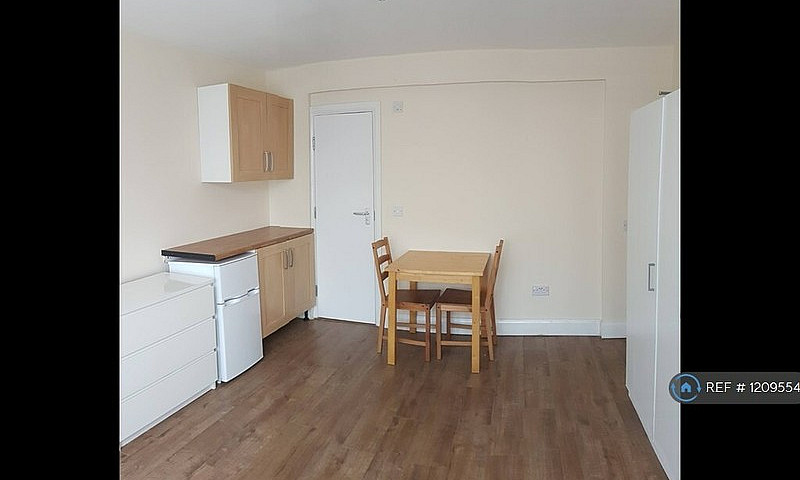 1 Bedroom In Greenfo...