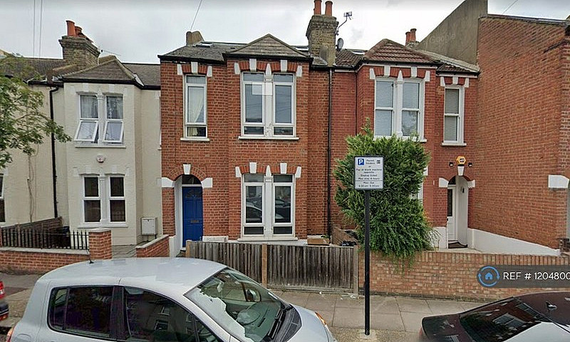 4 Bedroom House In A...
