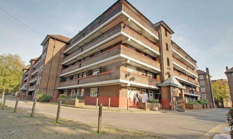 3 Bedroom Flat In Ba...