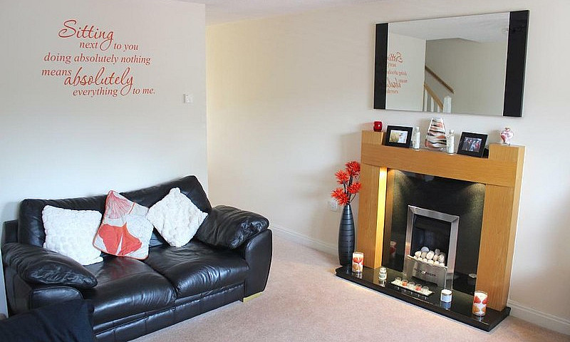 2 Bedroom House In B...