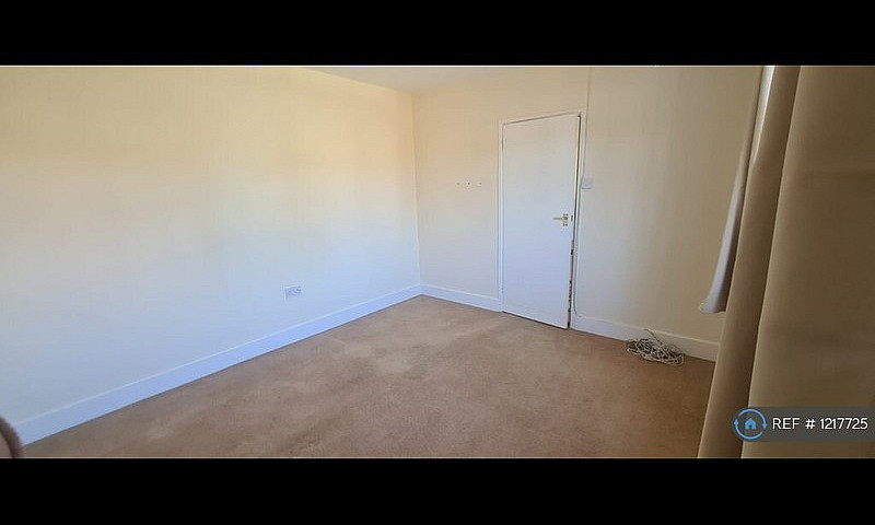 2 Bedroom House In G...