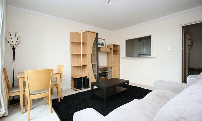 1 Bedroom Flat In Mi...