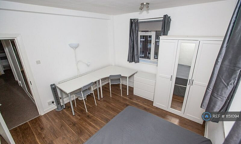4 Bedroom Flat In Cr...