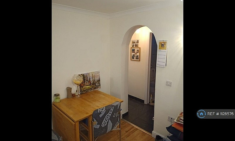 1 Bedroom Flat In Ca...