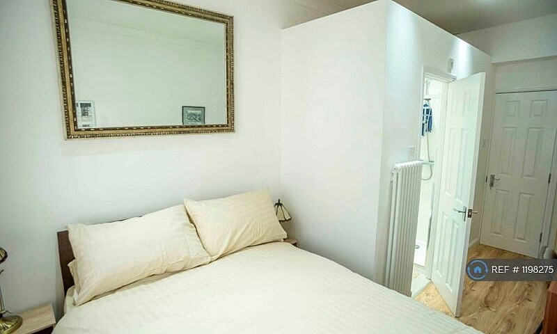 1 Bedroom In Farm Ro...