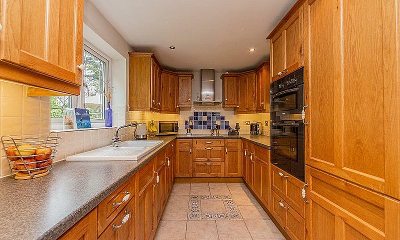 3 Bedroom House In D...