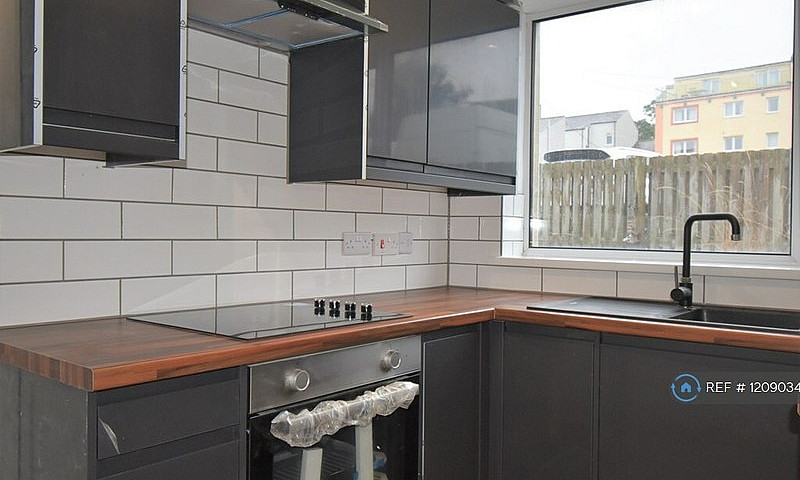 4 Bedroom House In S...