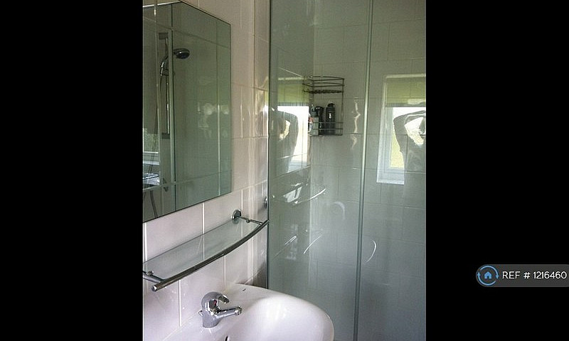 Studio Flat In Rochf...