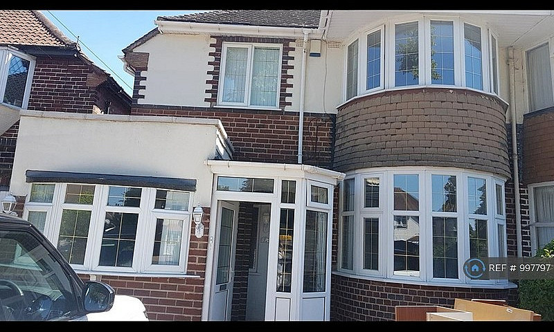 4 Bedroom House In P...