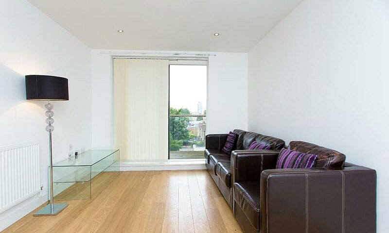 1 Bedroom Flat In Ba...