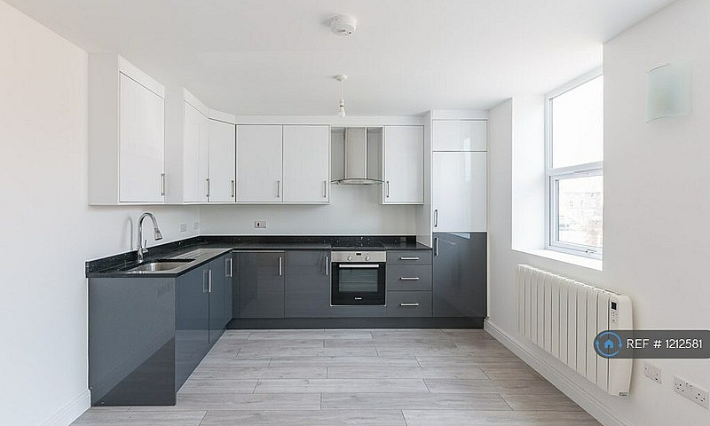 1 Bedroom Flat In Br...