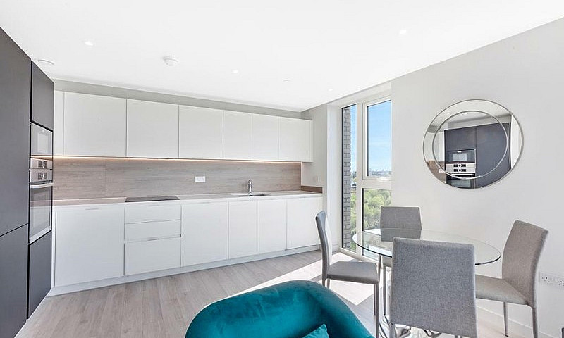 1 Bedroom Flat In Sa...