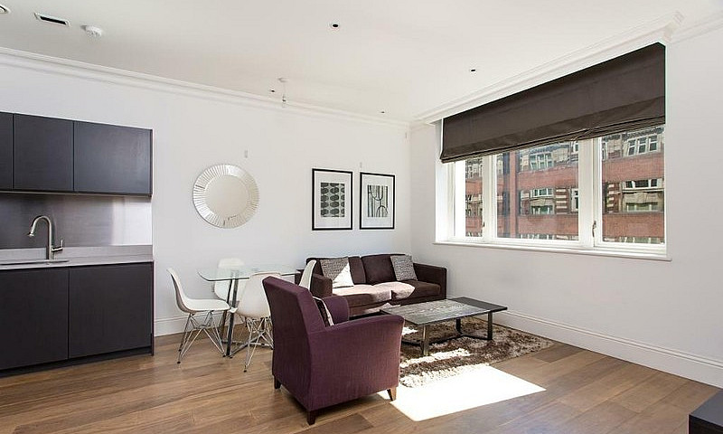 1 Bedroom Flat In St...