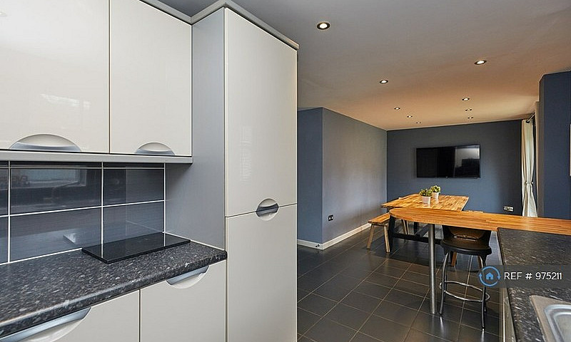 1 Bedroom In Girton ...