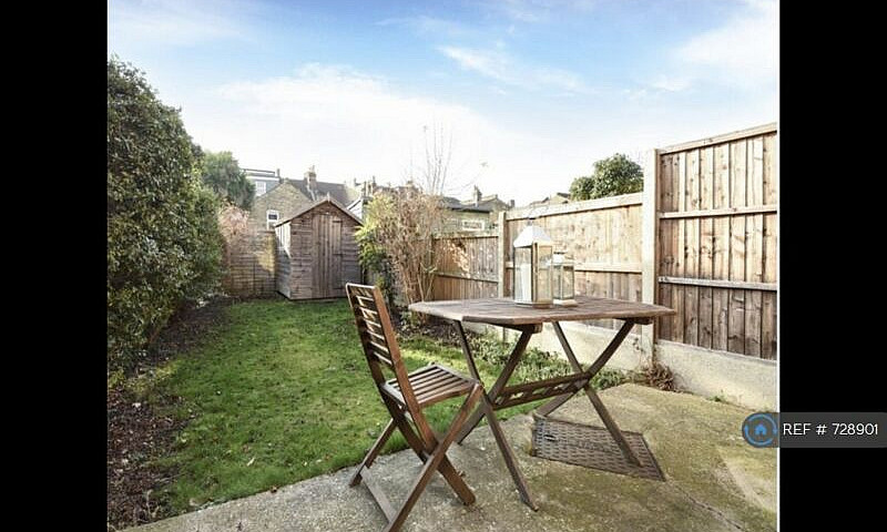 1 Bedroom Flat In To...