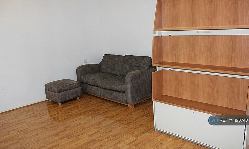 Studio Flat In Sover...