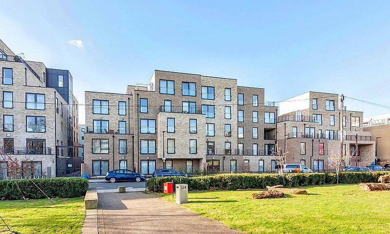 1 Bedroom Flat In Pa...