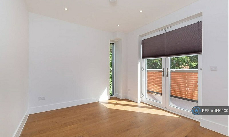 2 Bedroom House In C...
