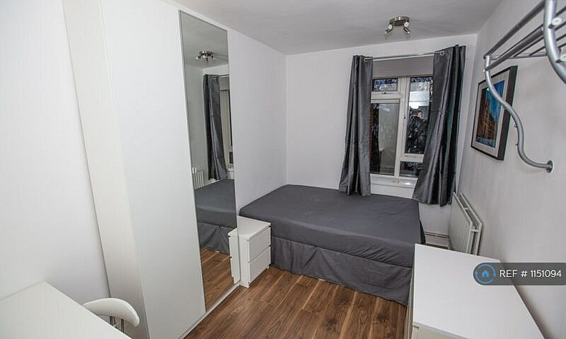 4 Bedroom Flat In Cr...