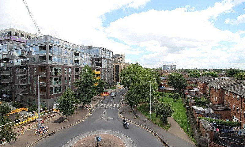 3 Bedroom Flat With ...