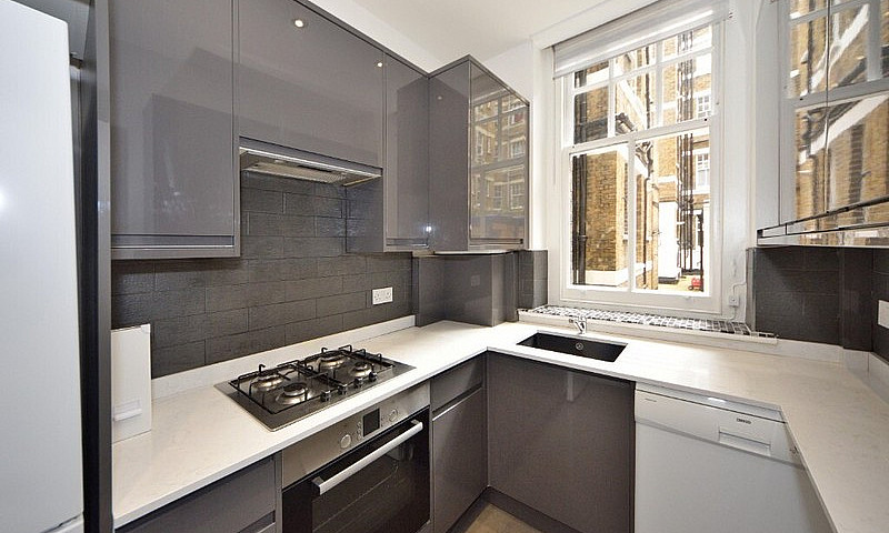 Huge 3 Bedroom Flat ...