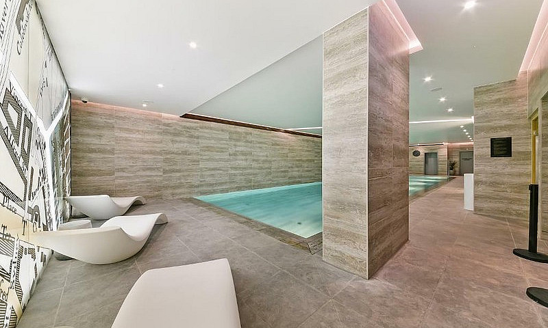 3 Bedroom Flat In Ca...