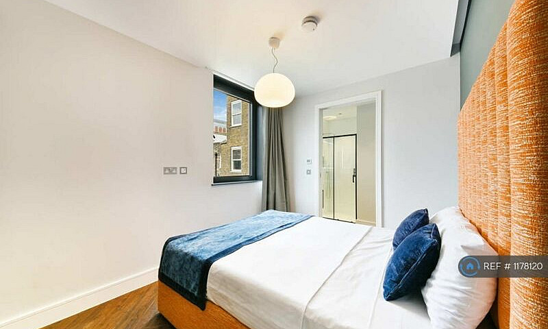 2 Bedroom Flat In Bl...