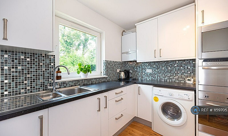 1 Bedroom Flat In Al...