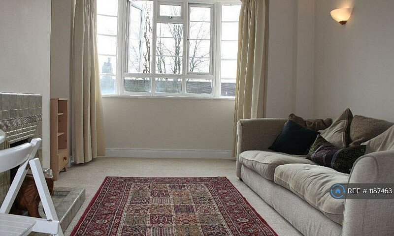 2 Bedroom Flat In Ed...