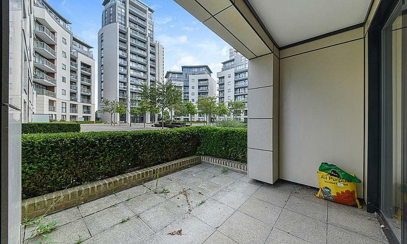 1 Bedroom Flat In Ai...
