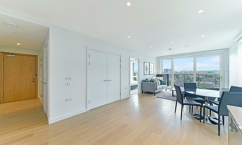 1 Bedroom Flat In Dr...
