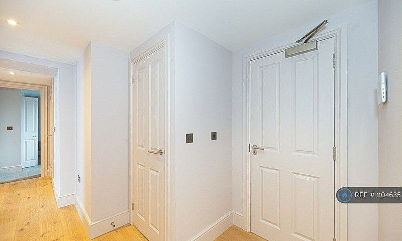 3 Bedroom Flat In We...