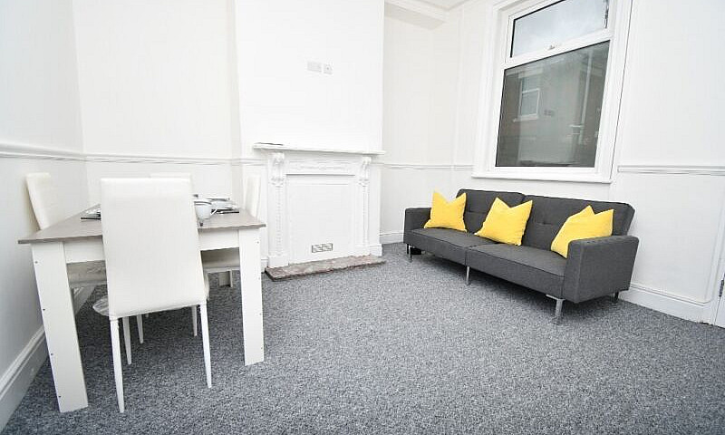 Exclusive 3 Bed Hmo ...