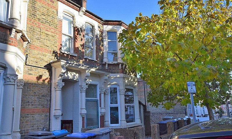 3 Bedroom Flat In Li...