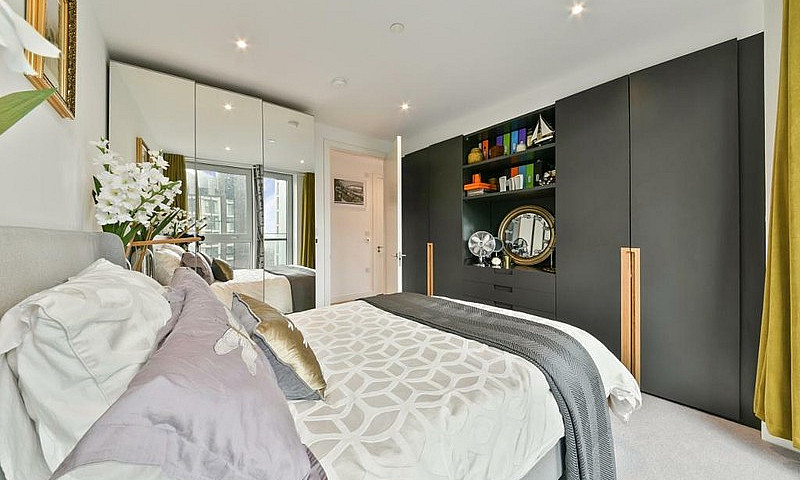 1 Bedroom Flat In Tw...