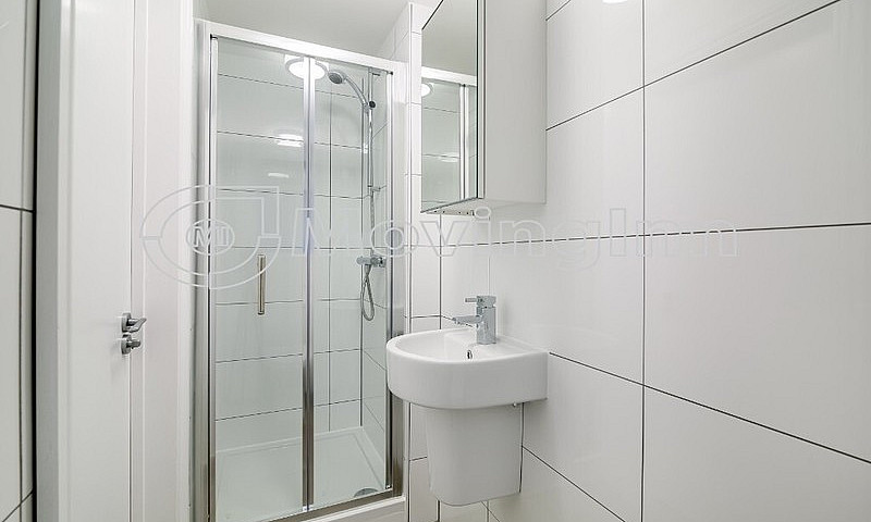 Stunning 2 Bedroom 2...