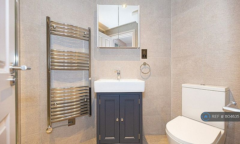 3 Bedroom Flat In We...